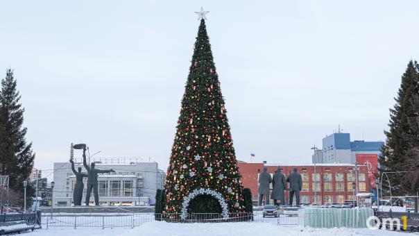 Главную городскую ёлку и каток демонтируют в Новосибирске