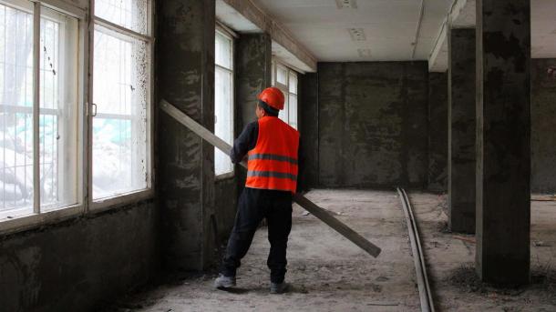 Стало известно, сколько зарабатывают строители в Новосибирске