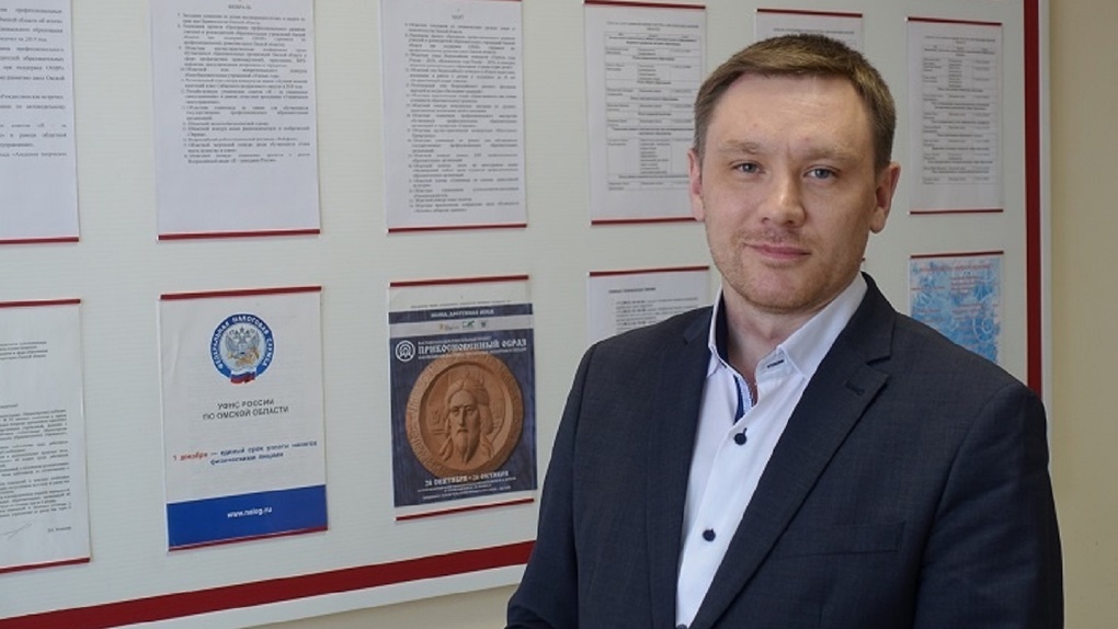 Замминистра образования Омской области Дмитрий Аверин лишился должности
