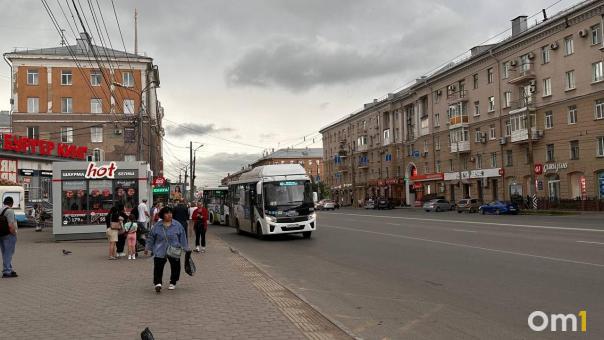 Мэрия рассказала, к каким остановкам автобусы не могут подъехать по вине омичей
