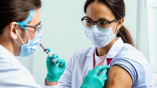 Новосибирцам предлагают купить фейковую вакцину от рака