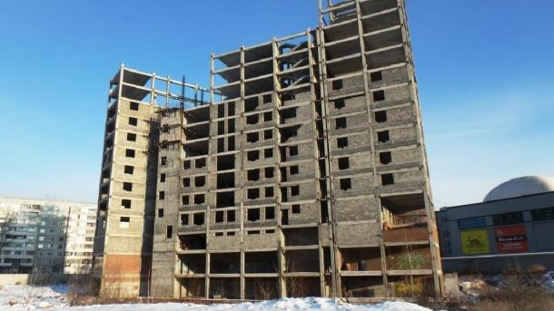 В Омске «под ноль» снесут недостроенный дом дольщиков