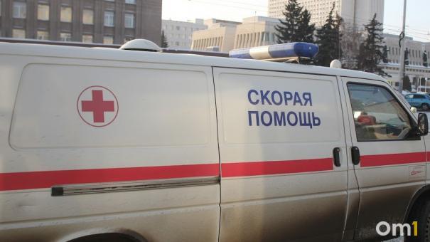 Молодой омич получил тяжёлую травму паха во время ремонта автомобиля
