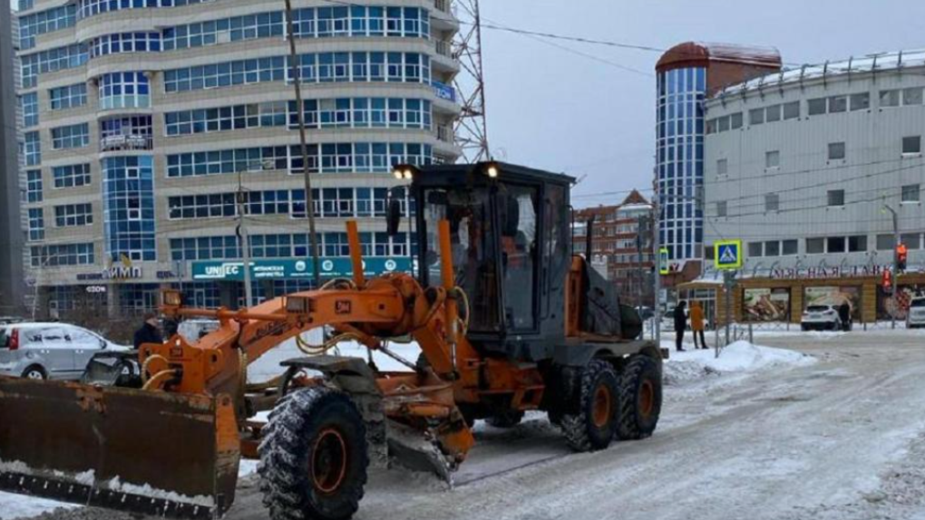 Омичам рассказали, какой техники не хватает для уборки улиц от снега