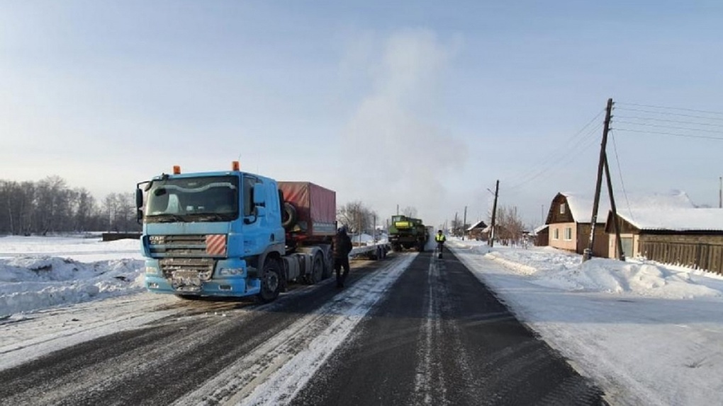Дальнобойщик из Новосибирска на трое суток застрял в кювете в Красноярском крае в 45-градусный мороз