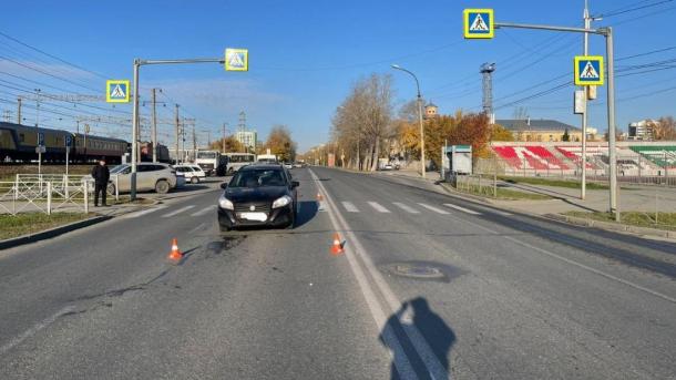 В Новосибирске машина сбила женщину и ребёнка на пешеходном переходе