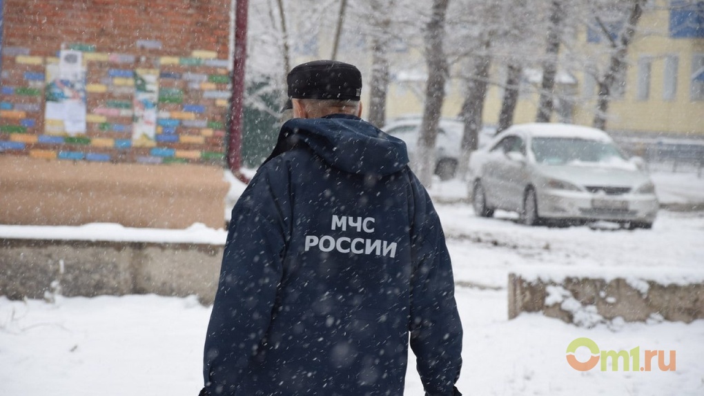 МЧС предупреждает омичей о мошенниках, которые вымогают деньги, пользуясь трагедией в Кемерове