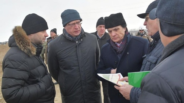 Глава региона посмотрел, как идут работы на Красногорском водонапорном гидроузле
