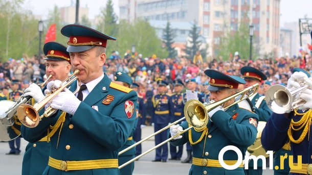 На параде Победы в Омске было 10 000 зрителей