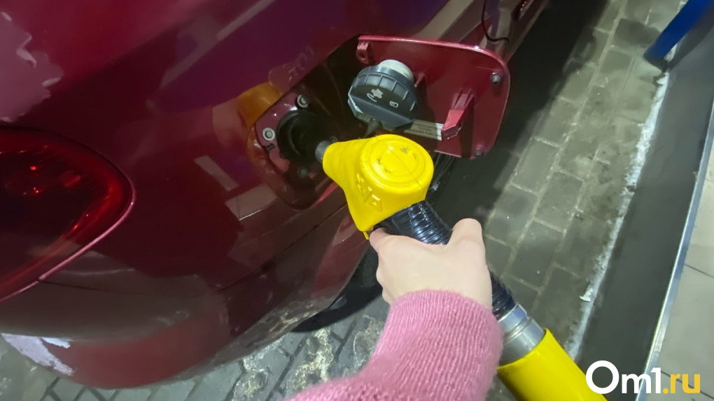 В Омске зафиксировали резкий скачок цен на топливо