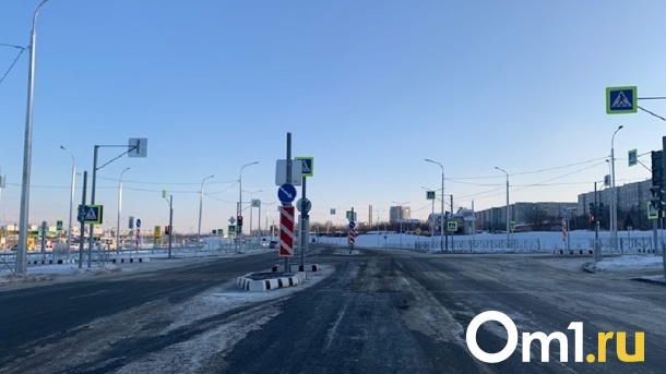 В Омске разрешили правый поворот на перекрёстке улиц Крупской и Перелёта