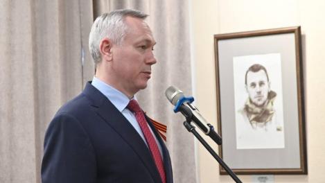 Губернатор Травников отдал месячную зарплату на дроны для спецназа