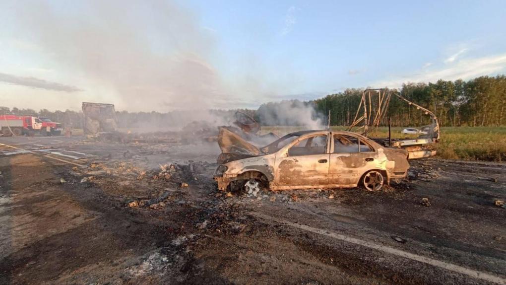 На «трассе смерти» крупное ДТП, сгорели три машины, есть погибшие