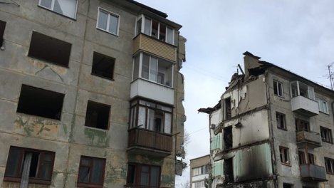 Рабочие начали разбирать взорвавшийся дом на улице Линейной в Новосибирске