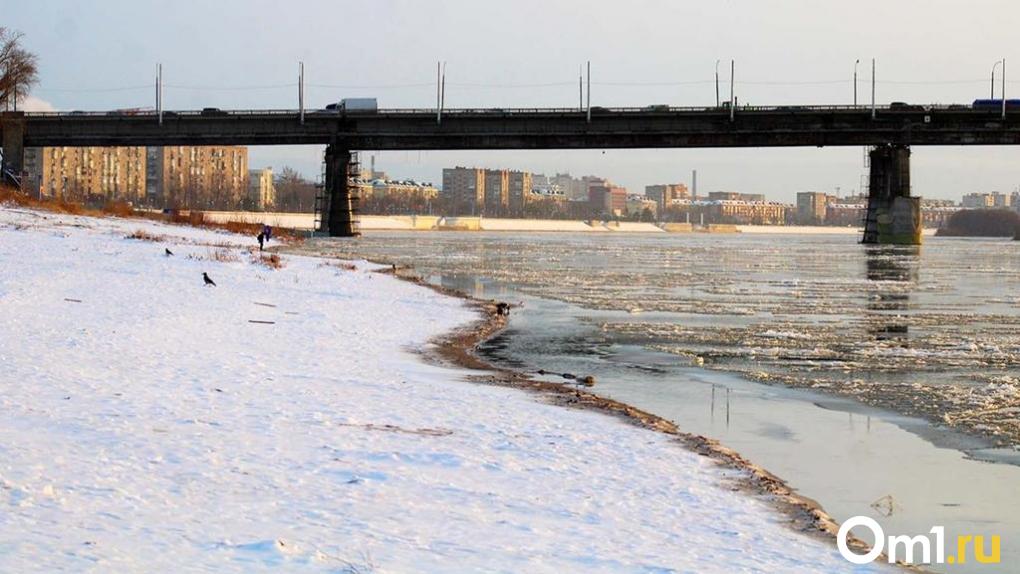 Омичам рассказали, когда в городе начнёт таять снег