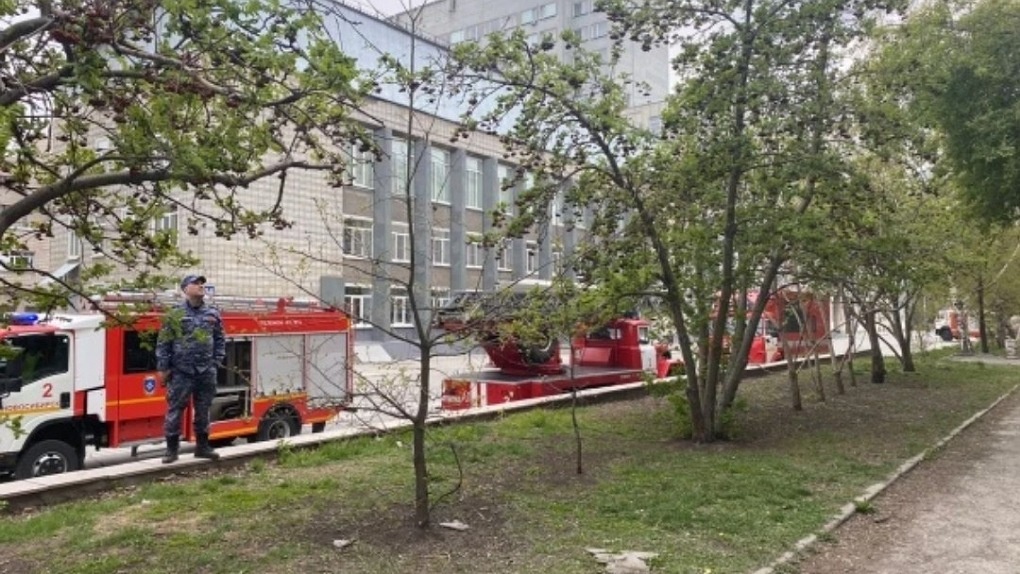 Музей «Сибирская береста» загорелся в Новосибирске. ВИДЕО