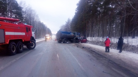 Водитель и пассажир Subaru Forester погибли в ДТП с бензовозом под Новосибирском