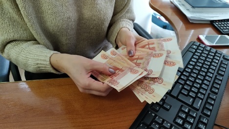 Минтруд озвучил сумму материнского капитала для омичей после индексации