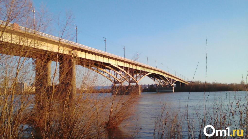 «Мост, как хорошее пальто»: Олег Шишов прокомментировал состояние моста у Телецентра в Омске