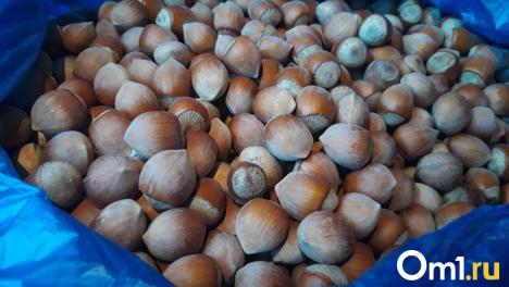 В овощные лавки Левобережья попали 20 кило ворованных орехов