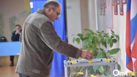 В первый день выборов проголосовали больше 560 тысяч омичей