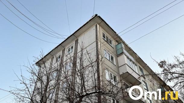 Новосибирская пенсионерка три года живёт под угрозой обрушения потолка