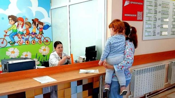 В Калачинске завершился ремонт детской поликлиники для 8 000 детей района