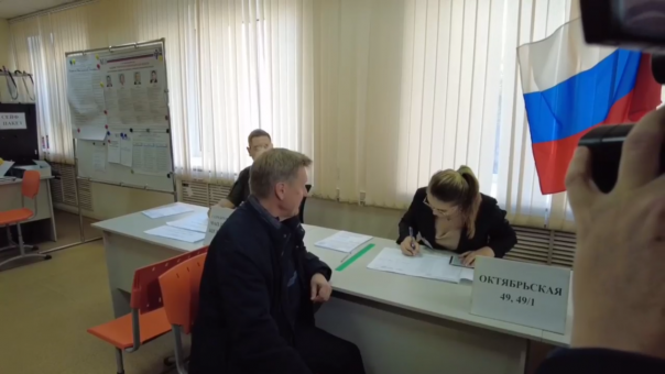 Мэр Анатолий Локоть проголосовал на выборах губернатора Новосибирской области