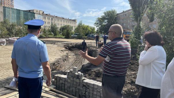 Прокуратура проверила, как идет благоустройство в сквере им. Казанника