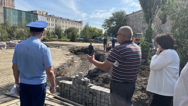 Прокуратура проверила, как идет благоустройство в сквере им. Казанника