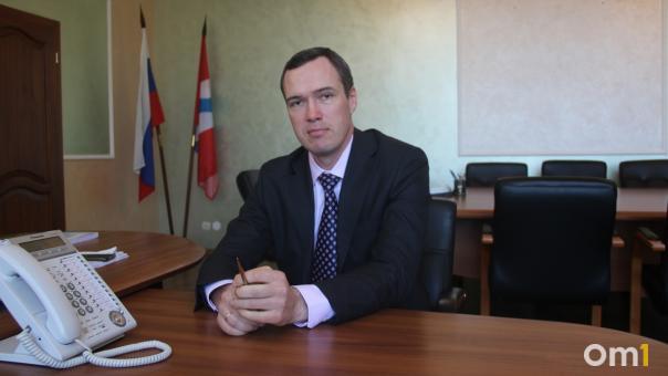 Министр Лобов объяснил омичам, что двукратное превышение ПДК – это не страшно