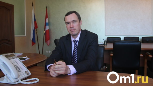 Министр Лобов объяснил омичам, что двукратное превышение ПДК – это не страшно