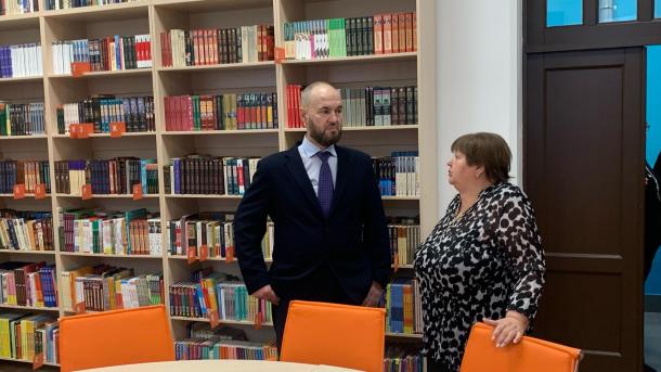 Качество капремонта в гимназии №14 проверил депутат Совета депутатов города Новосибирска
