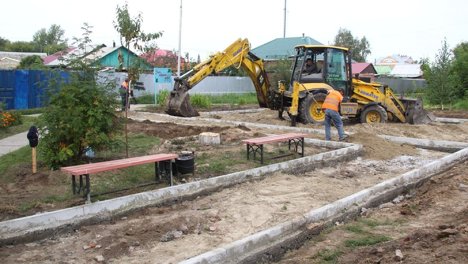 Мэр Омска рассказал об инициативном проекте по благоустройству территории на месте старого барака