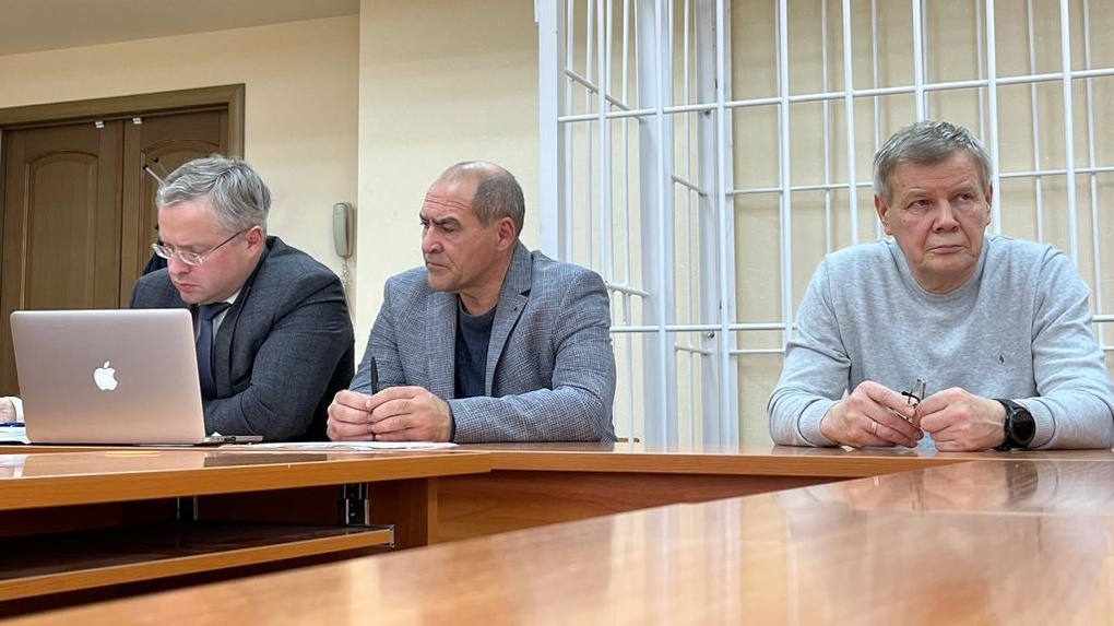 В Новосибирске провели первое заседание по обвинению бывшего замминистра ЖКХ Нормайкина