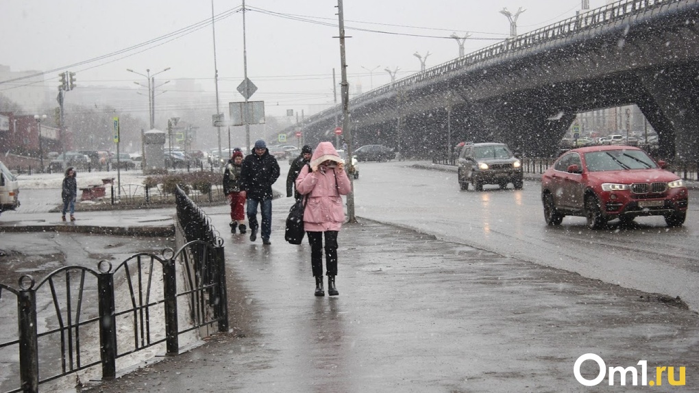 На разрушенный ураганом Омск идет мощный снежный циклон. Шторм будет сильнее вчерашнего