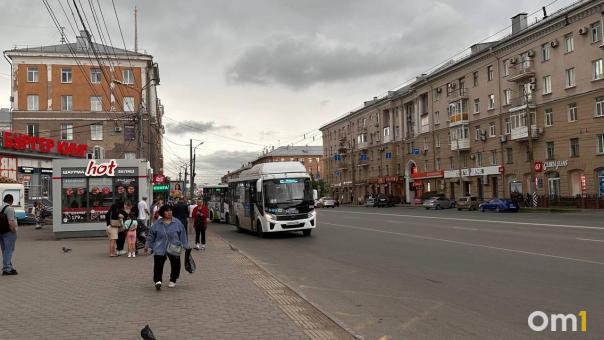 Стоимость проезда в омских автобусах вырастет до 45 рублей
