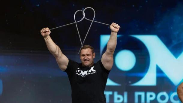 «Побочка от тяжестей»: Шивляков о мышцах, спортзалах с пивом и грелках