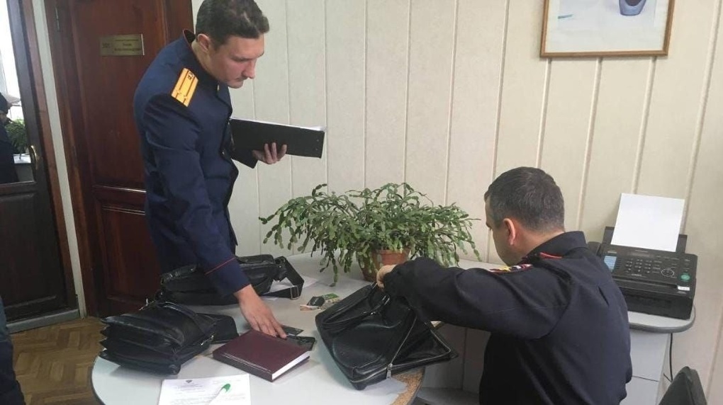 В ФСБ раскрыли подробности задержания руководства отдела полиции № 7 в Омске