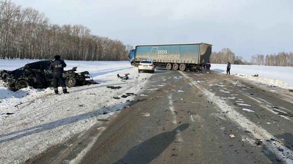 Авария унесла жизни водителя и пассажирки в Новосибирской области