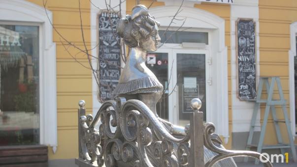 Фуд-пространство на улице Карла Либкнехта в Омске назвали «Люба, давай!»