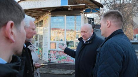 В Омске уберут торговый павильон на остановке «Кристалл»