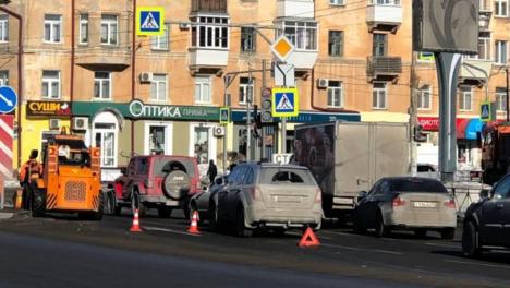 В Омске из-за аварии встал проспект Мира