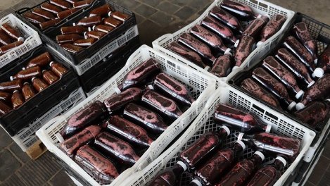 Омичи отправили бойцам СВО варенье из вишни и облепихи