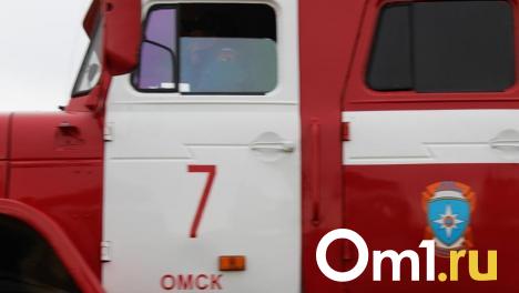 В Омске из-за печи загорелся двухэтажный дом