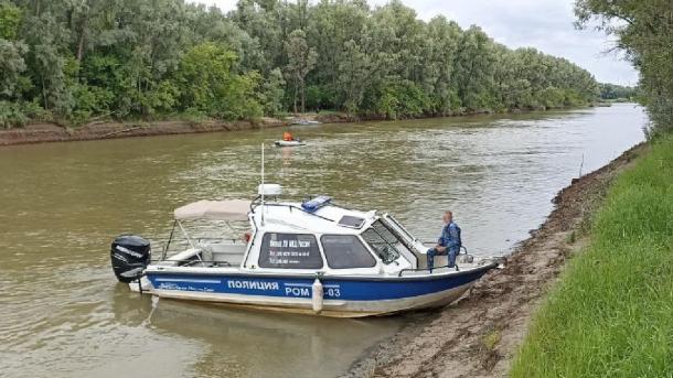 Пропавшую в Омске школьницу ищут с помощью эхолота