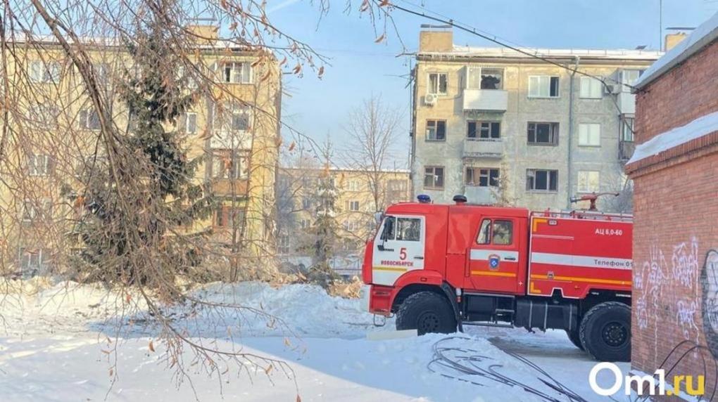 В Омске сгорела машина продавца ёлок