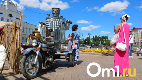 Распродажа товаров IKEA и самый большой самовар в России: в Омске открылась ярмарка «Город мастеров»