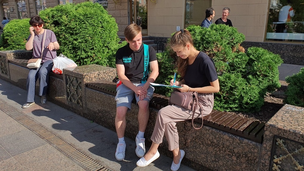 омские вести сегодня. помощь людям омск. бомжи в приемном отделении.