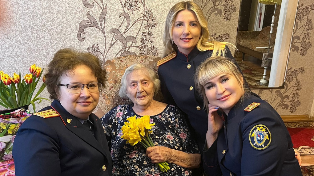 В Омске поздравили с днём рождения 102-летнюю участницу Великой Отечественной войны